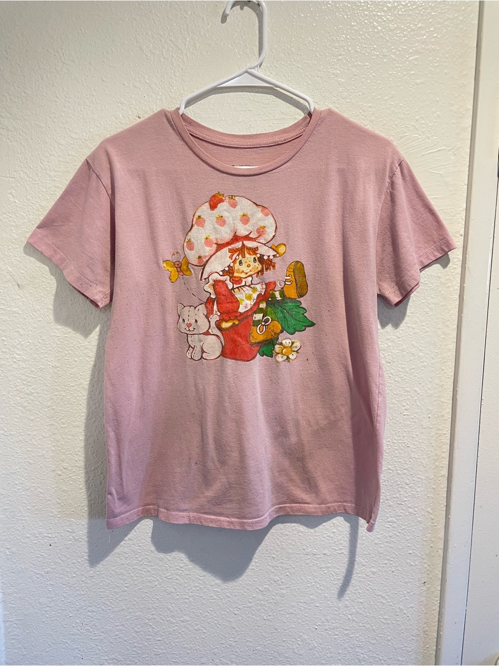 🍓 80s Retro Strawberry Shortcake Pink Graphic Tee 🍰 Girls XL / Fits Adult S